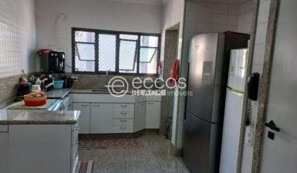 Apartamento à venda, 3 quartos, 1 suíte, 2 vagas, Osvaldo Rezende - Uberlândia/MG