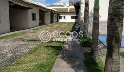 Casa em condomínio à venda, 3 quartos, 1 suíte, 2 vagas, Alto Umuarama - Uberlândia/MG