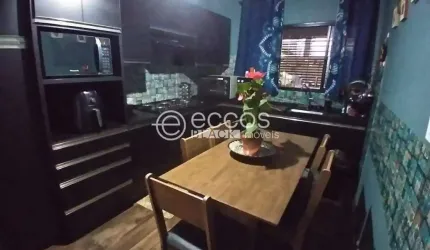 Casa à venda, 3 quartos, 1 suíte, 5 vagas, Cidade Jardim - Uberlândia/MG