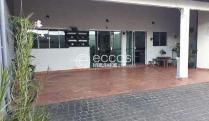 Casa à venda, 3 quartos, 1 suíte, 3 vagas, Cidade Jardim - Uberlândia/MG
