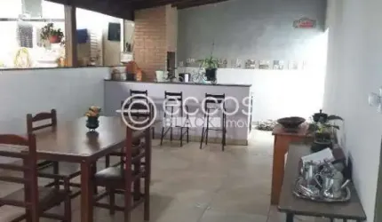 Casa à venda, 3 quartos, 1 suíte, 3 vagas, Pampulha - Uberlândia/MG