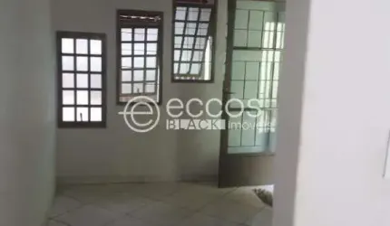 Casa à venda, 4 quartos, 1 suíte, 2 vagas, Jardim das Palmeiras - Uberlândia/MG