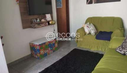 Casa à venda, 2 quartos, 1 suíte, 3 vagas, Planalto - Uberlândia/MG