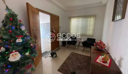 Casa à venda, 3 quartos, 2 suítes, 2 vagas, Alto Umuarama - Uberlândia/MG