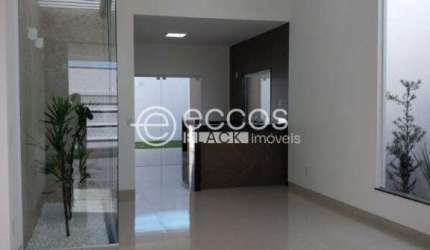 Casa à venda, 3 quartos, 1 suíte, 2 vagas, Laranjeiras - Uberlândia/MG