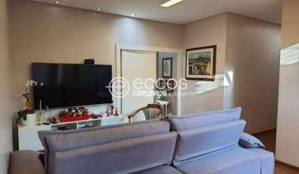Casa à venda, 3 quartos, 2 suítes, 2 vagas, Tabajaras - Uberlândia/MG