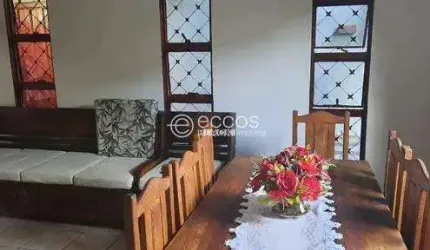 Casa à venda, 3 quartos, 1 suíte, 2 vagas, Pacaembu - Uberlândia/MG