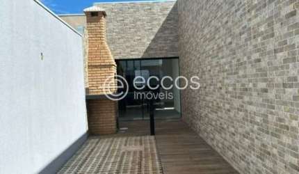 Casa à venda, 2 quartos, 1 suíte, 4 vagas, Jardim Brasília - Uberlândia/MG
