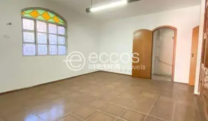 Casa para aluguel, 8 quartos, 2 suítes, 8 vagas, Osvaldo Rezende - Uberlândia/MG