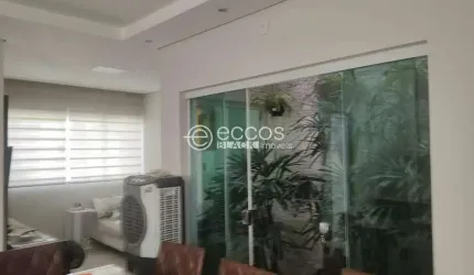 Casa à venda, 3 quartos, 3 suítes, 4 vagas, Brasil - Uberlândia/MG