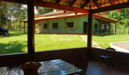 Chácara à venda, 5 quartos, 2 suítes, Área Rural de Uberlândia - Uberlândia/MG