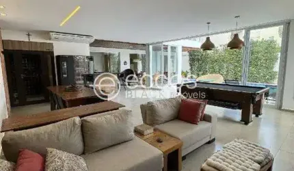 Casa em condomínio à venda, 4 quartos, 4 suítes, 2 vagas, Morada da Colina - Uberlândia/MG