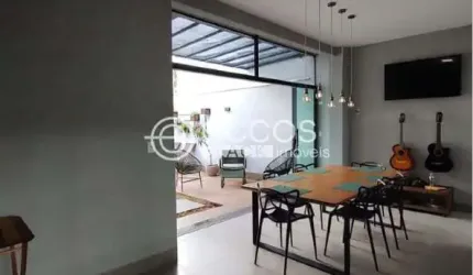 Casa à venda, 3 quartos, 1 suíte, 4 vagas, Cidade Jardim - Uberlândia/MG