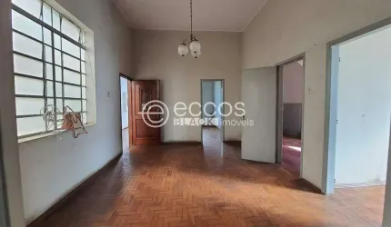 Casa à venda, 7 quartos, 2 vagas, Centro - Uberlândia/MG