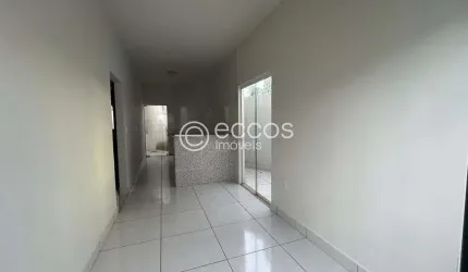 Casa à venda, 2 quartos, 1 vaga, Brasil - Uberlândia/MG
