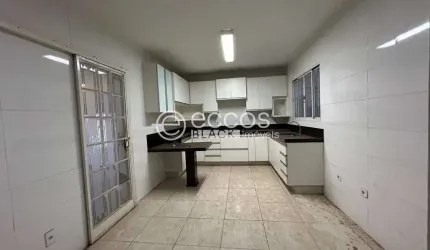Casa à venda, 3 quartos, 1 suíte, 2 vagas, Cidade Jardim - Uberlândia/MG