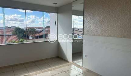 Casa à venda, 3 quartos, 1 suíte, 2 vagas, Planalto - Uberlândia/MG