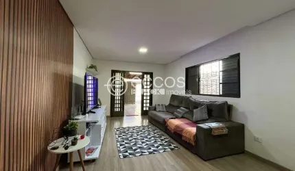 Casa à venda, 2 quartos, 2 vagas, Jardim das Palmeiras - Uberlândia/MG