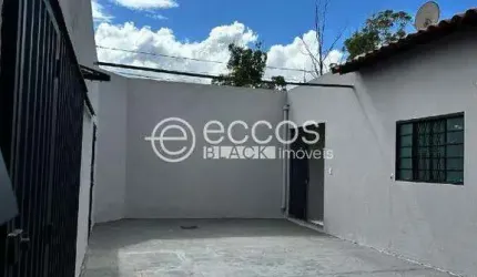 Casa à venda, 3 quartos, 2 vagas, Jardim Canaã - Uberlândia/MG