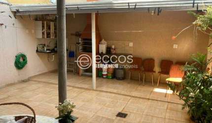 Casa à venda, 3 quartos, 1 suíte, 2 vagas, Planalto - Uberlândia/MG