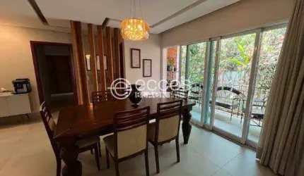 Casa à venda, 4 quartos, 2 suítes, 8 vagas, Cidade Jardim - Uberlândia/MG