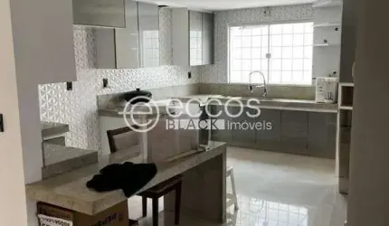 Casa à venda, 3 quartos, 1 suíte, 2 vagas, Vigilato Pereira - Uberlândia/MG