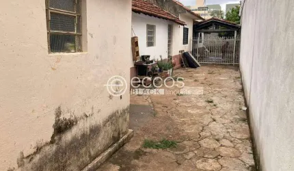 Casa à venda, 8 quartos, 4 vagas, Martins - Uberlândia/MG