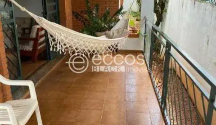 Casa à venda, 3 quartos, 1 suíte, 4 vagas, Cidade Jardim - Uberlândia/MG