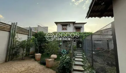 Casa à venda, 3 quartos, 3 suítes, Cidade Jardim - Uberlândia/MG