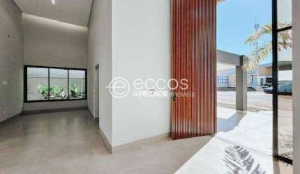 Casa em condomínio à venda, 3 quartos, 3 suítes, 2 vagas, Laranjeiras - Uberlândia/MG