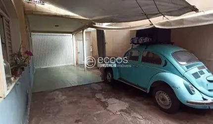 Casa à venda, 4 quartos, 1 suíte, 3 vagas, Saraiva - Uberlândia/MG