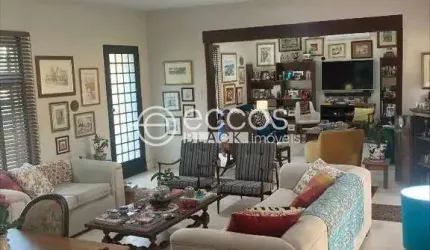 Casa à venda, 3 quartos, 1 suíte, 4 vagas, Morada da Colina - Uberlândia/MG