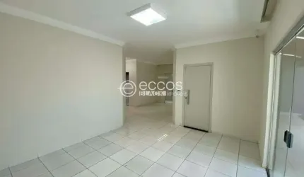 Casa à venda, 3 quartos, 2 suítes, 4 vagas, Santa Rosa - Uberlândia/MG