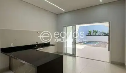 Casa à venda, 3 quartos, 3 suítes, 4 vagas, Cidade Jardim - Uberlândia/MG