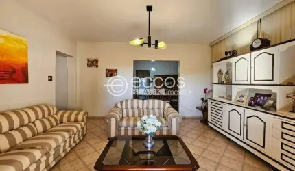 Casa à venda, 3 quartos, 1 suíte, 4 vagas, Tabajaras - Uberlândia/MG