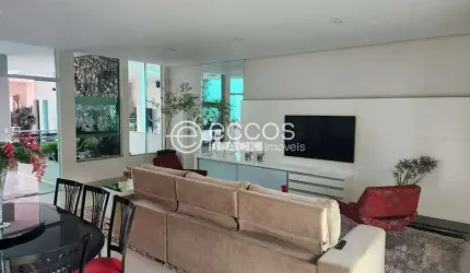 Casa à venda, 3 quartos, 3 suítes, 8 vagas, Planalto - Uberlândia/MG