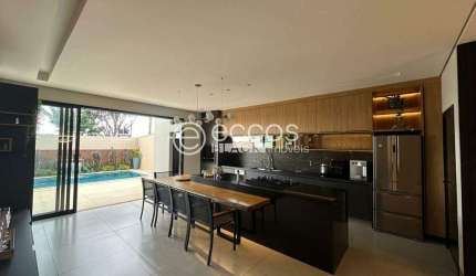 Casa à venda, 3 quartos, 3 suítes, 4 vagas, Gávea Sul - Uberlândia/MG