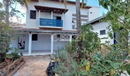 Casa à venda, 5 quartos, 5 suítes, 4 vagas, Morada da Colina - Uberlândia/MG