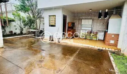Casa à venda, 4 quartos, 1 suíte, 3 vagas, Brasil - Uberlândia/MG
