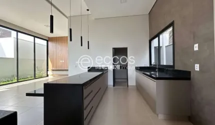 Casa em condomínio à venda, 3 quartos, 3 suítes, 2 vagas, Laranjeiras - Uberlândia/MG