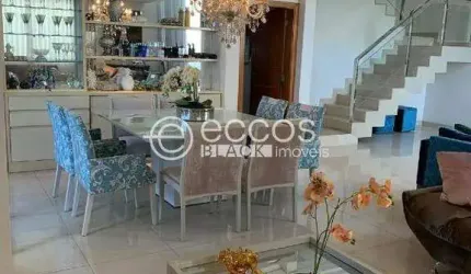 Casa à venda, 3 quartos, 3 suítes, 3 vagas, Saraiva - Uberlândia/MG