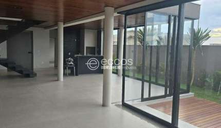 Casa em condomínio à venda, 4 quartos, 3 suítes, 4 vagas, Gávea Sul - Uberlândia/MG