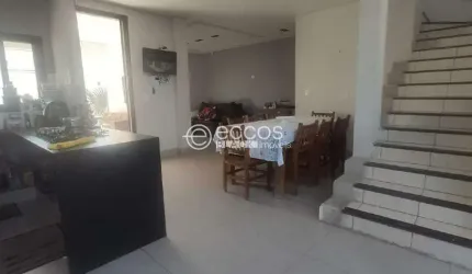 Casa à venda, 3 quartos, 1 suíte, 2 vagas, Jardim Ipanema - Uberlândia/MG