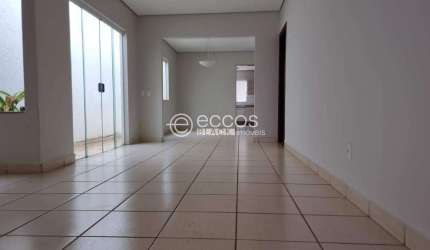 Casa à venda, 3 quartos, 3 suítes, 3 vagas, Jardim Karaíba - Uberlândia/MG