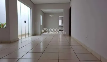 Casa para aluguel, 3 quartos, 3 suítes, 3 vagas, Jardim Karaíba - Uberlândia/MG