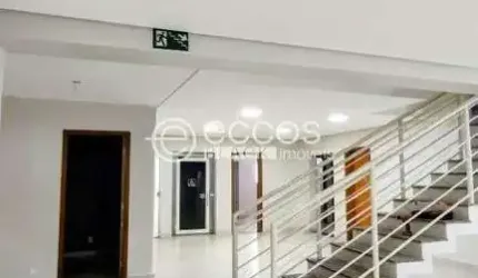 Imóvel Comercial para aluguel, 4 vagas, Centro - Uberlândia/MG