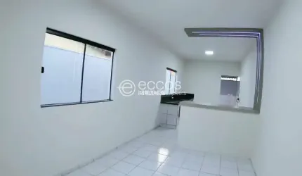 Casa à venda, 3 quartos, 1 suíte, 2 vagas, Nossa Senhora das Graças - Uberlândia/MG