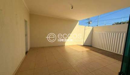 Casa à venda, 3 quartos, 2 suítes, 2 vagas, Granada - Uberlândia/MG