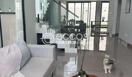 Casa à venda, 3 quartos, 3 suítes, 2 vagas, Jardim Inconfidência - Uberlândia/MG