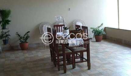 Casa à venda, 3 quartos, 3 vagas, Jardim Holanda - Uberlândia/MG